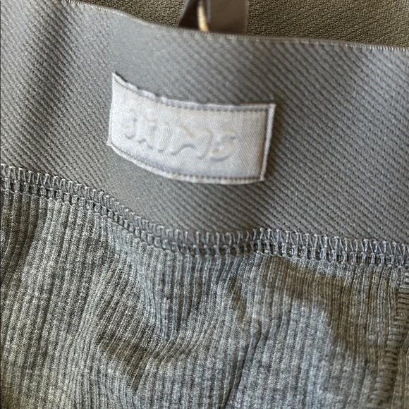 SKIMS a bundle NWT - Picture 2 of 6